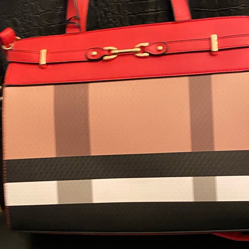 Satchel and wallet wristlet set